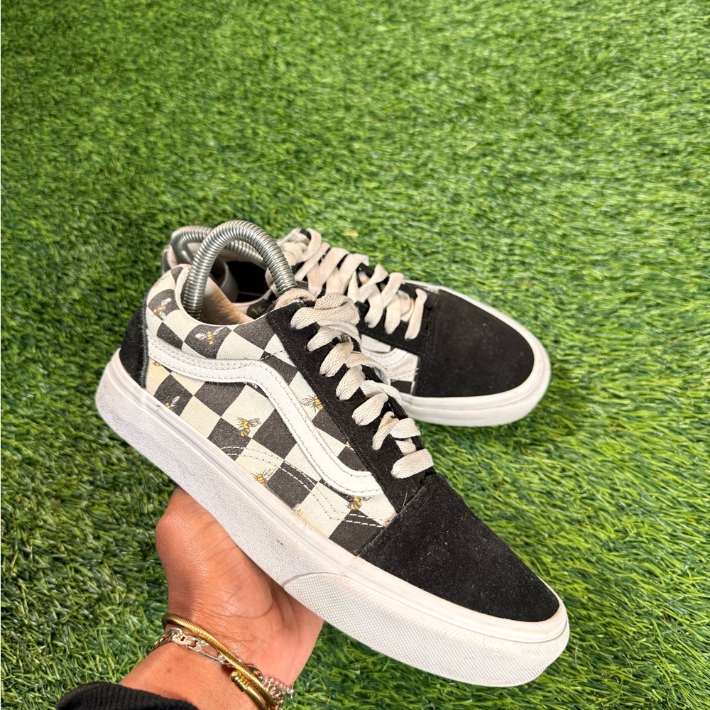 Vans Old Skool Bee Checkerboard Black Suede Sneakers Women’s 7